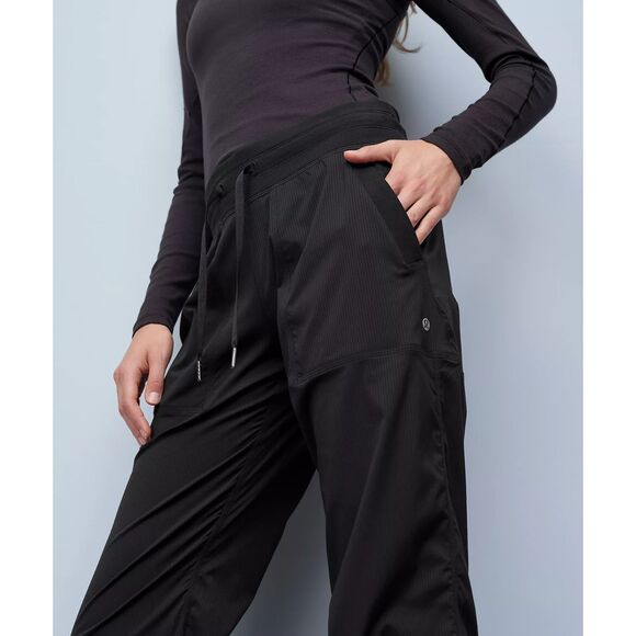 Lululemon Dance Studio Mid-Rise Pant Regular Size 8 Black NWT - Picture 4 of 8